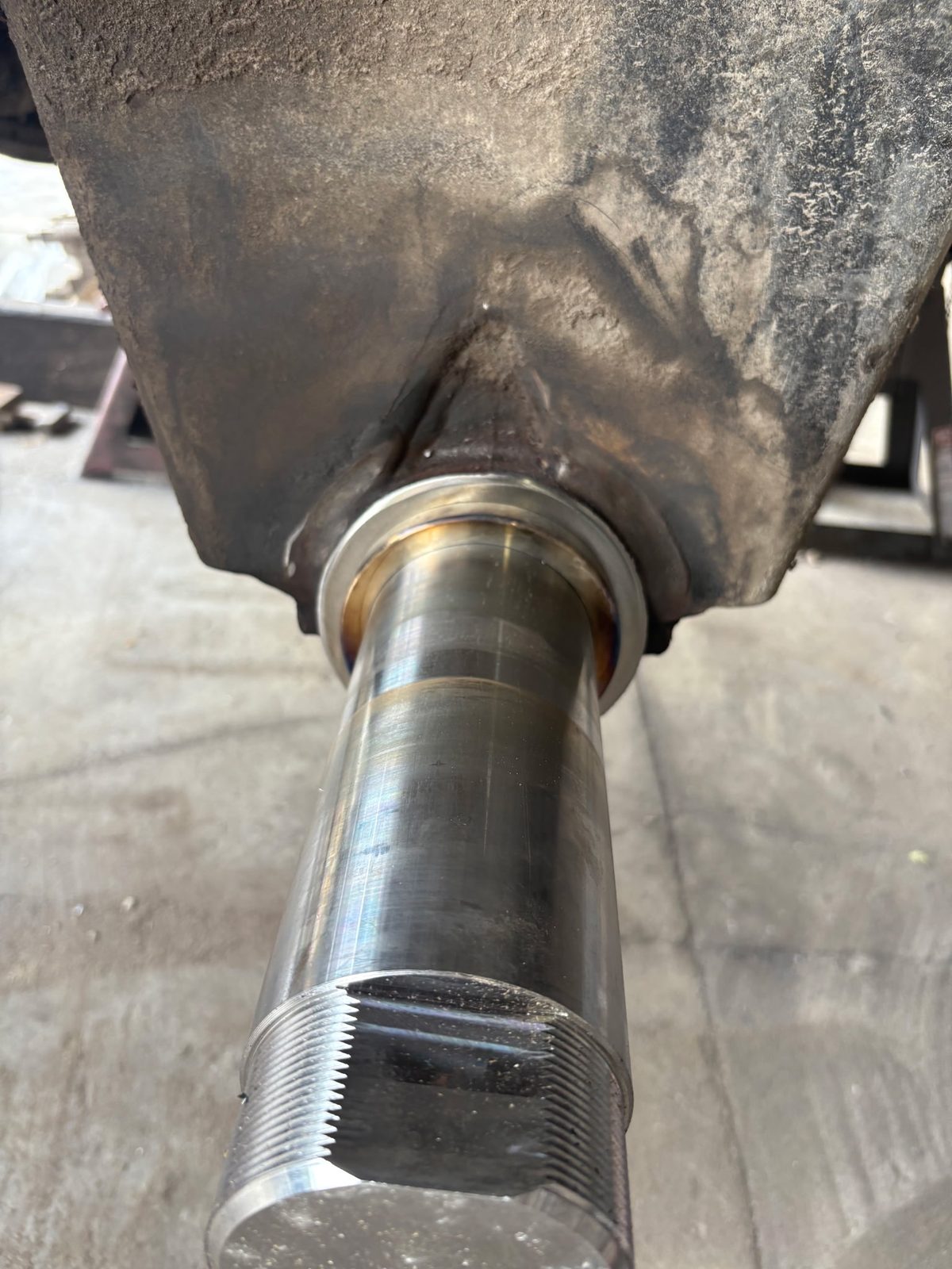 Replacement Mack trunnion shaft fitted with new seals, job complete
